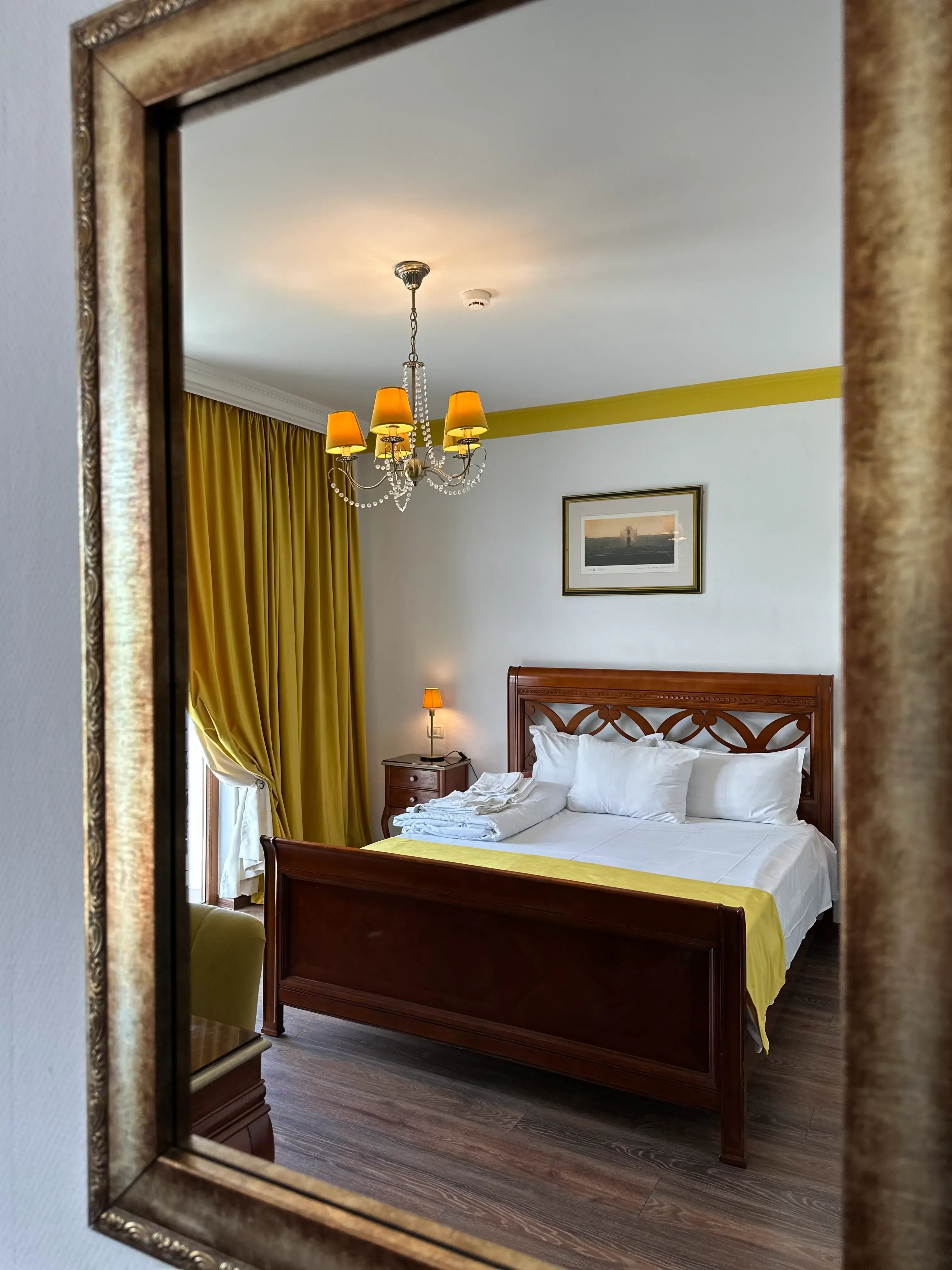 Camera Deluxe Interior