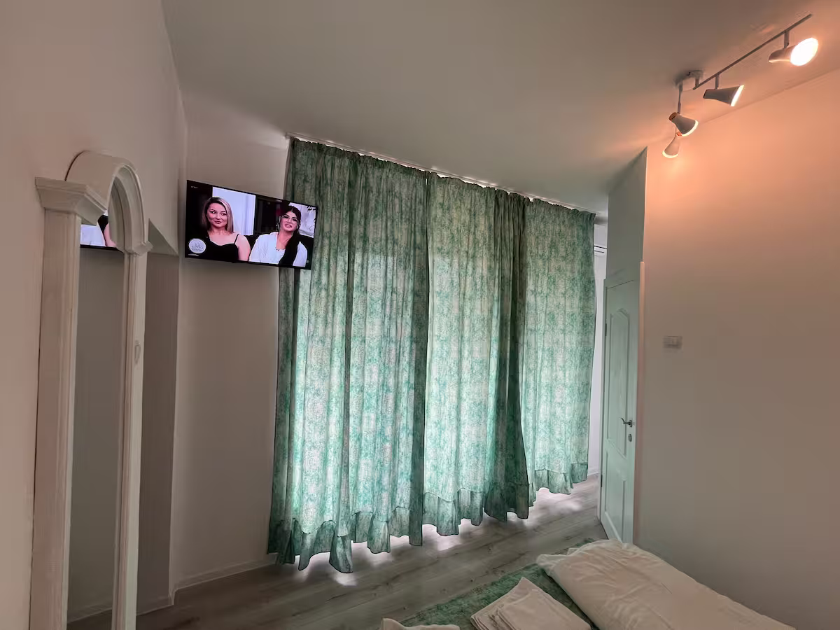 Camera Standard Chalet Detail