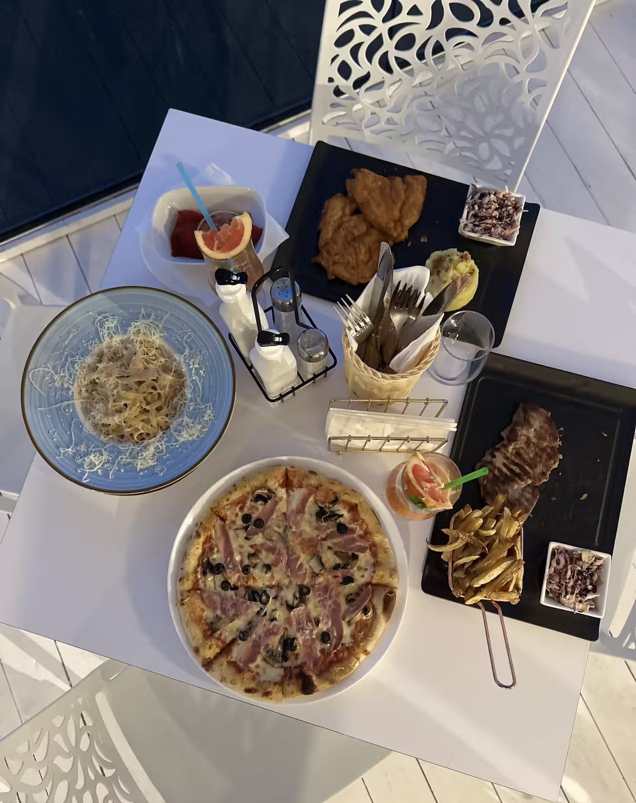 Riviera 990 Resort & Restaurant Image 17